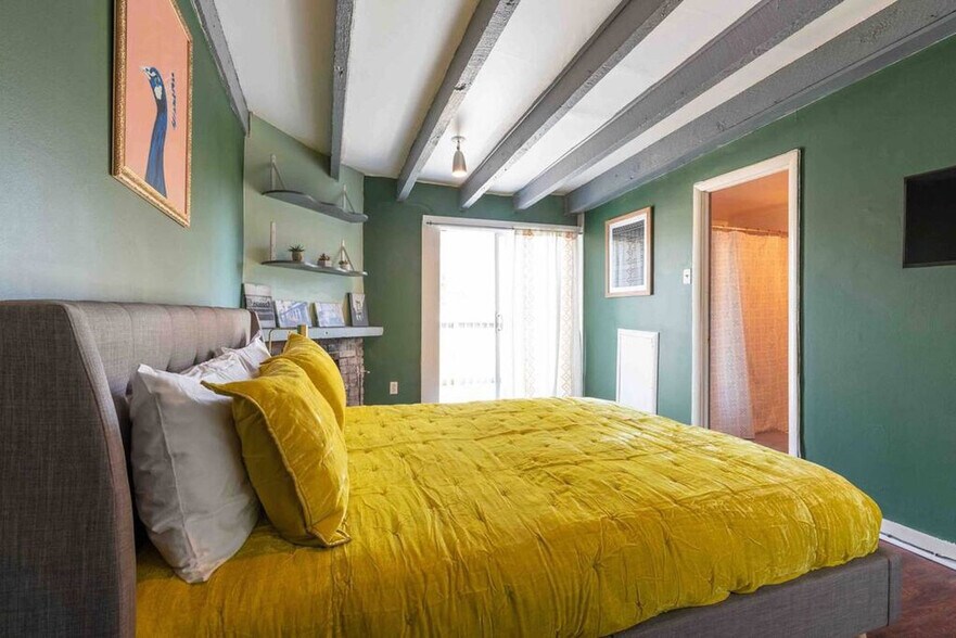 Building Photo - 1136 Rodman St