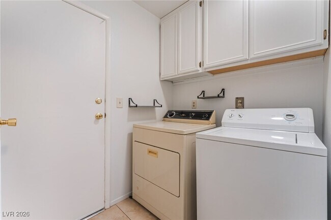 Building Photo - 8645 W Tivoli Ct