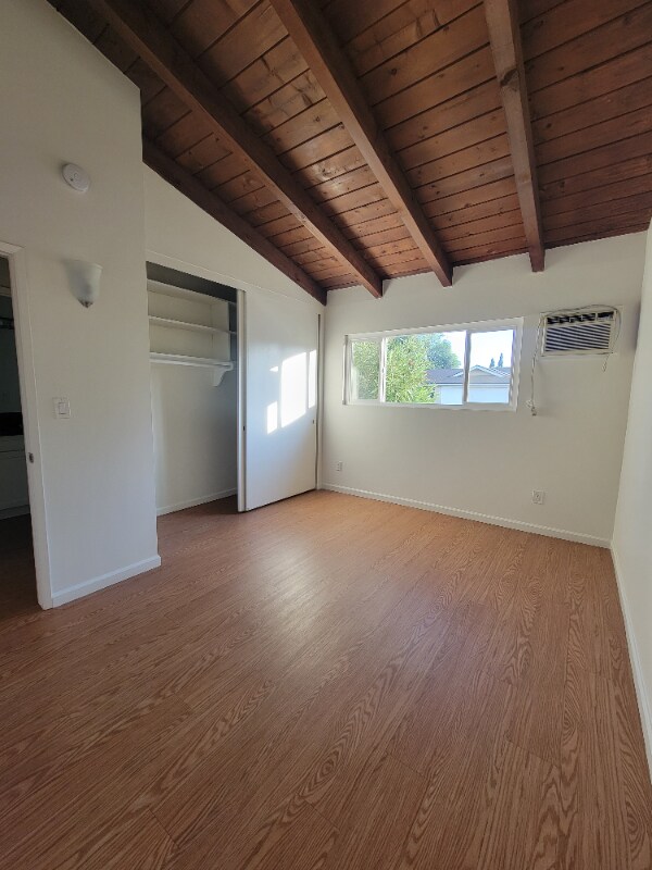 Building Photo - 7340 Ventura Canyon Ave