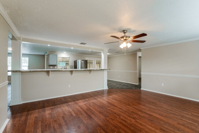 Building Photo - 5576 Garden Grove Cir