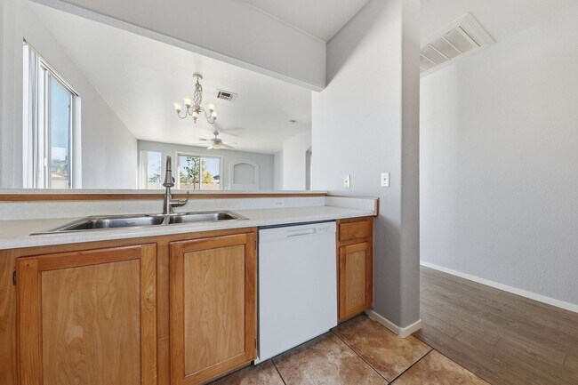 Building Photo - Beautiful Single-Story Home on an Oversized Corner Lot in Silverado Ranch — No HOA!