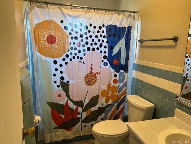 Building Photo - 68 Sneden Pl W