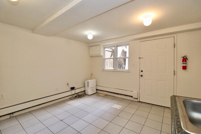 Building Photo - 618 Park Ave