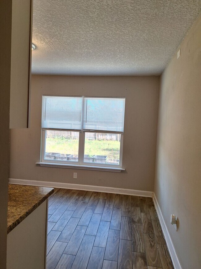 Building Photo - 3459 Excalibur Way E