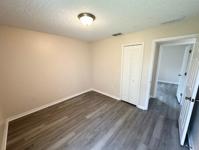 Building Photo - 9 Rybell Pl