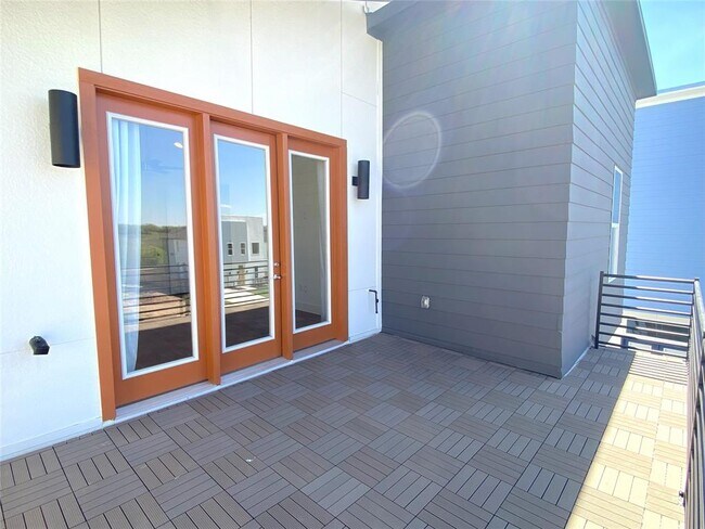 Building Photo - 6117 Sendero Hills Pkwy