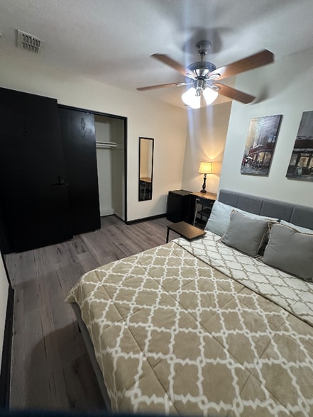 Building Photo - 8328 Cristobal Cir