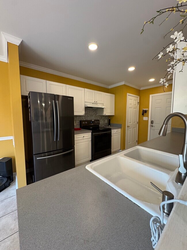 Building Photo - 2525 Blackwolf Run Ln