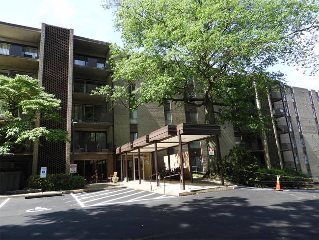 Building Photo - 511 1st St N