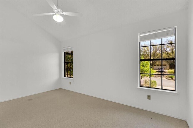 Building Photo - 5606 Bonnell Vista St