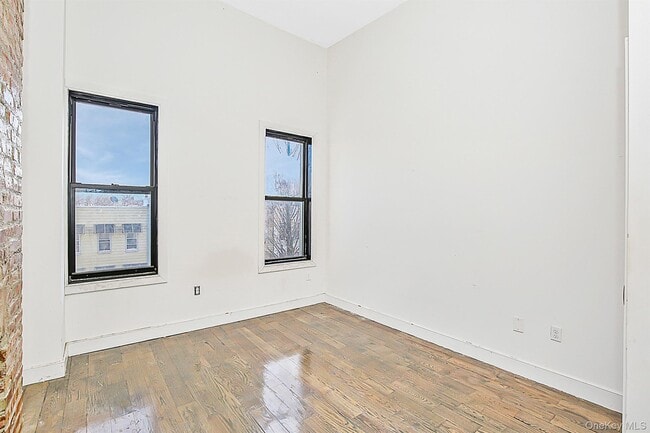 Building Photo - 99 Eldert St