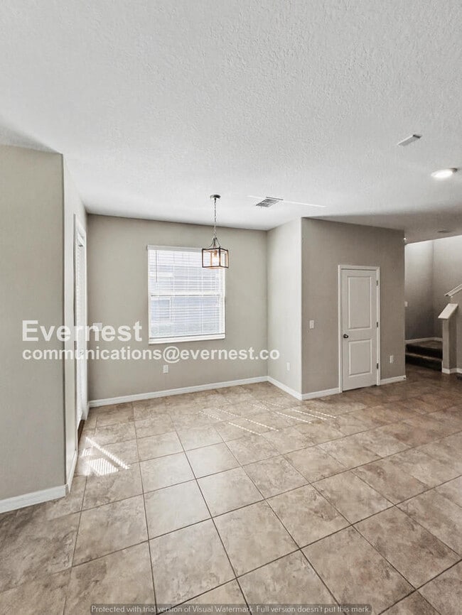 Building Photo - Limited Time Special Offer / 3 Bed, 2.5 Bath Townhome with Garage / Pet-Friendly / Vouchers Accep...