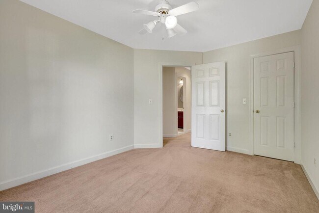 Building Photo - 47001 Smithwood Ct