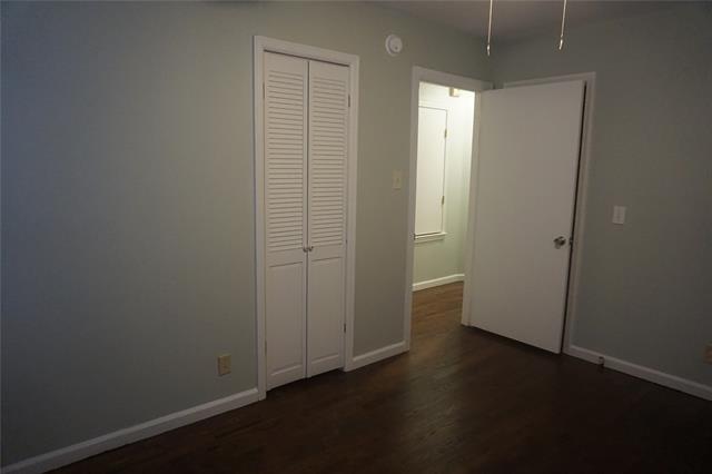 Building Photo - 2121 N Hickory St