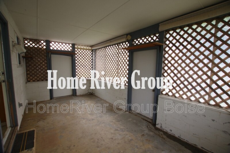 Building Photo - 5358 S Laramie Pl