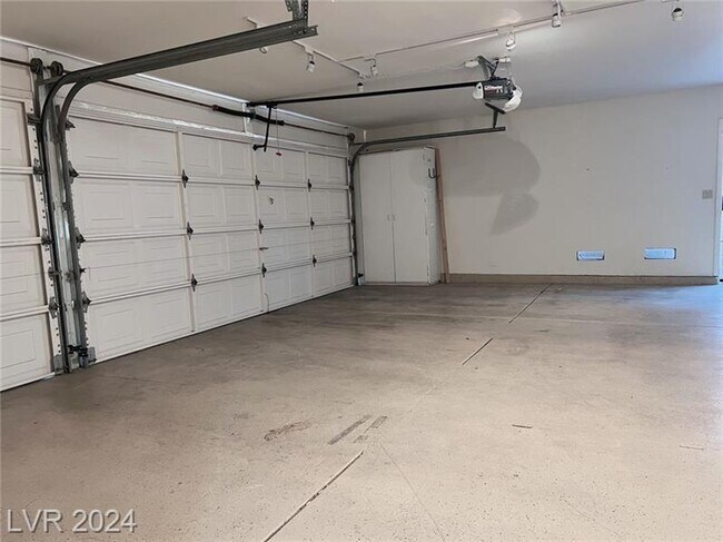Building Photo - 7628 Spruce Run Ct