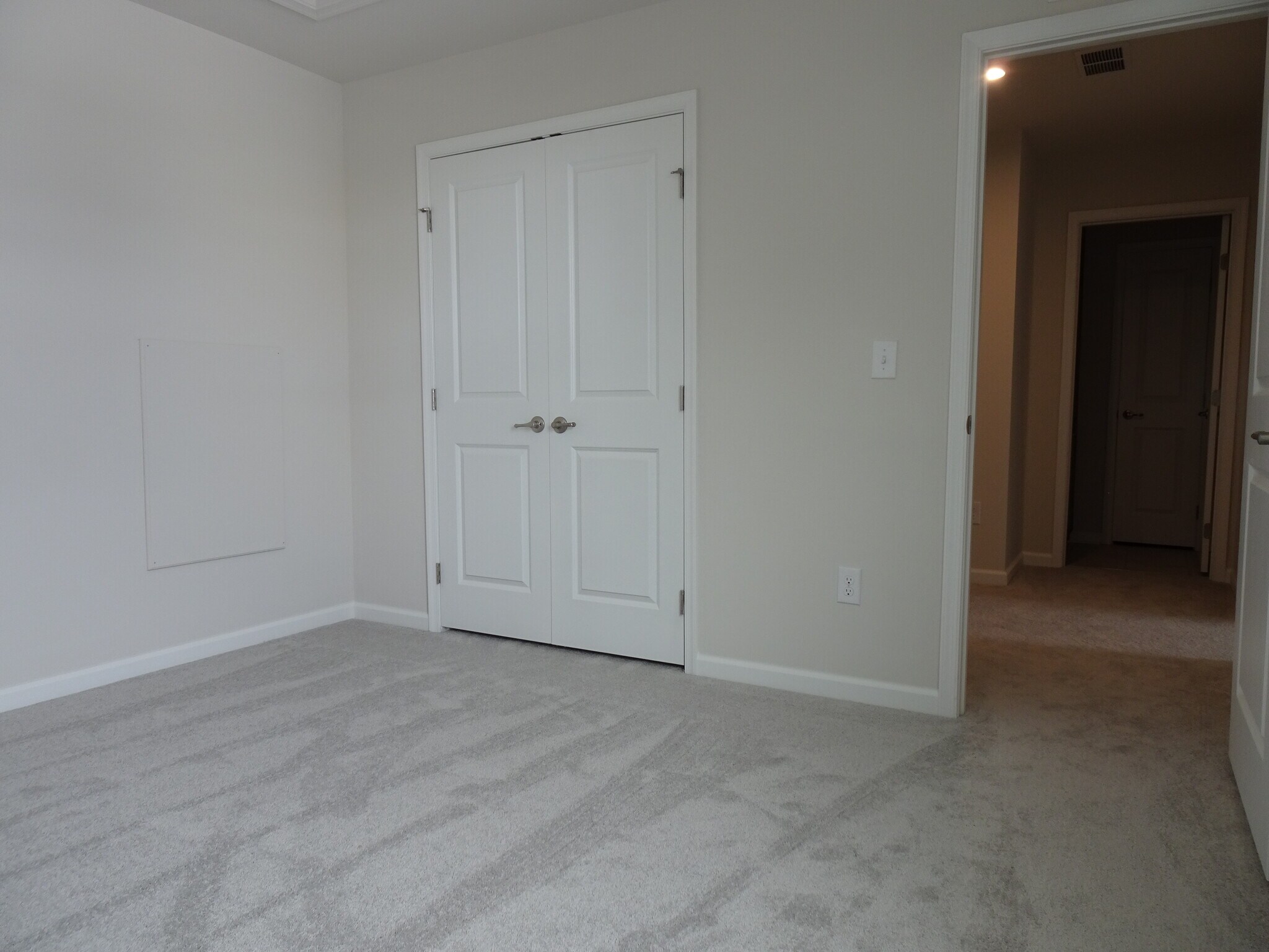 Building Photo - 185 Sandstone Cir