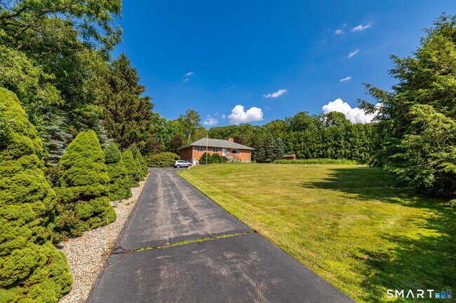 Building Photo - 428 Maple St