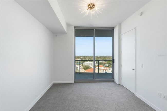 Building Photo - 400 Central Ave