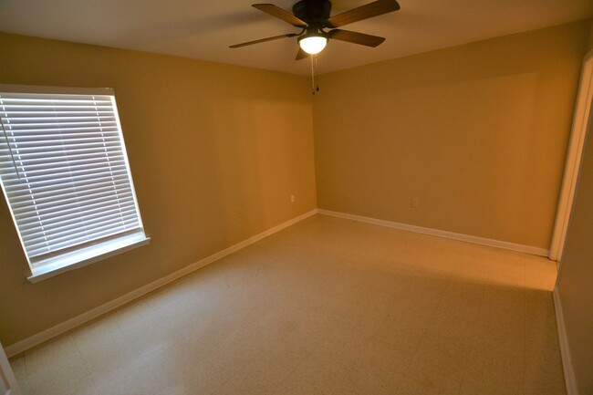 Building Photo - 2 bedroom, 2 bath apartments in Sherwood F...