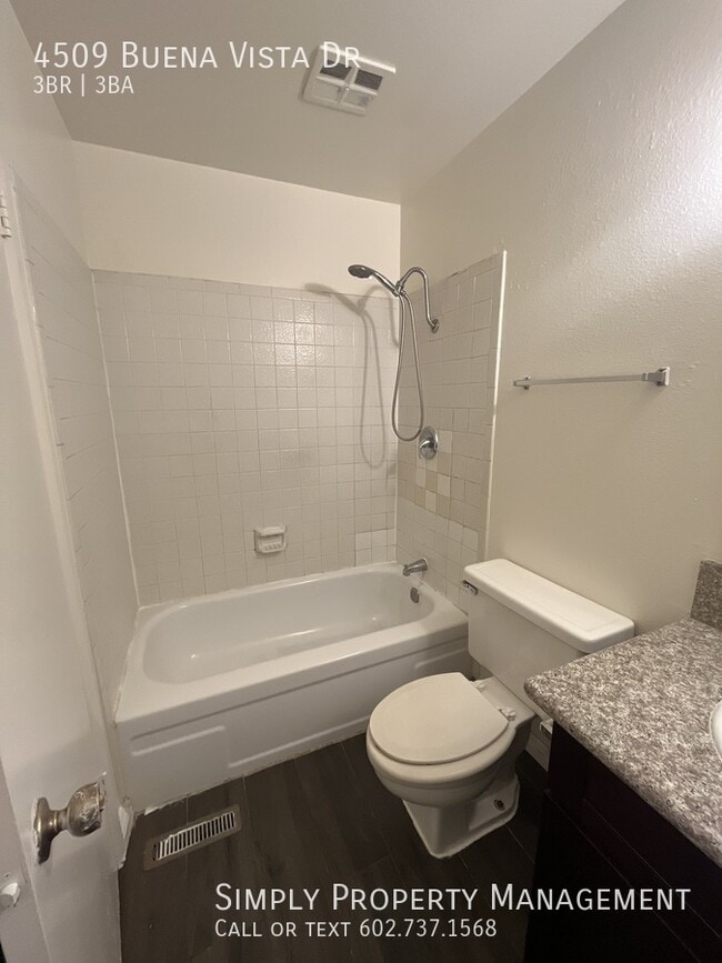 Building Photo - 4509 Buena Vista Dr