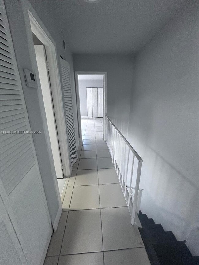 Building Photo - 3820 W 9th Way