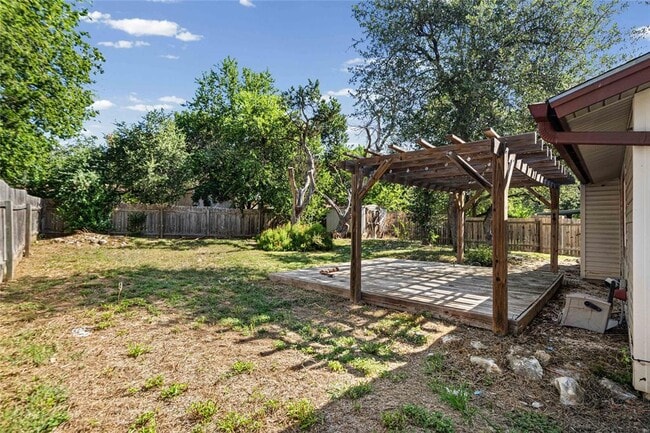 Building Photo - 621 Russet Valley Dr