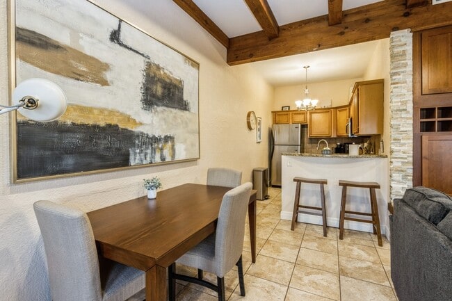 Building Photo - 1111 W 46th St