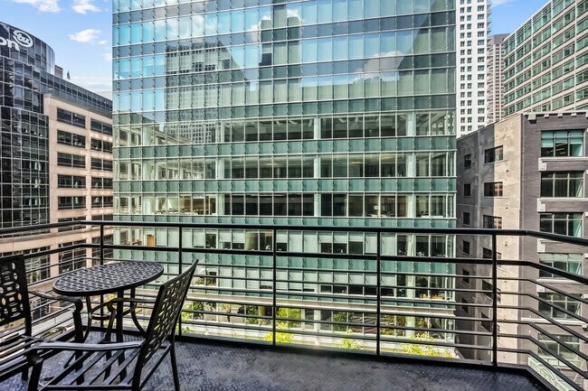 Building Photo - 130 S Canal St