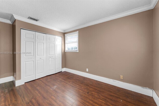 Building Photo - 15016 SW 139th Ave