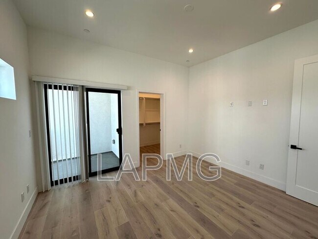 Building Photo - 3414 London St