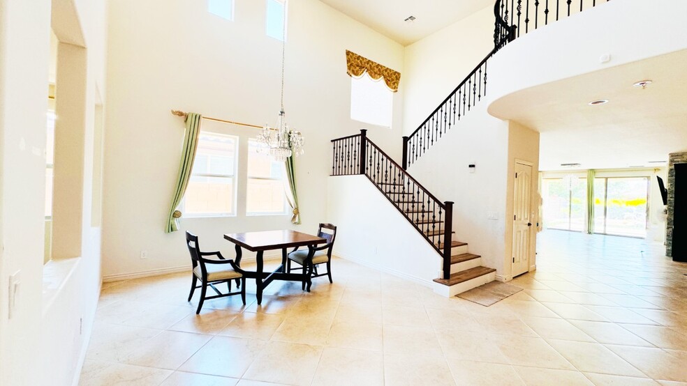 Building Photo - 2533 W Brisa Dr