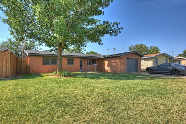 Building Photo - 4819 44th St