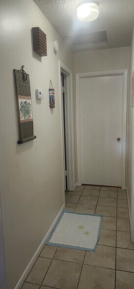 Building Photo - 10701 Key Lime Way