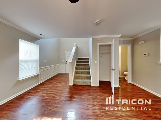Building Photo - 6716 Commack Dr