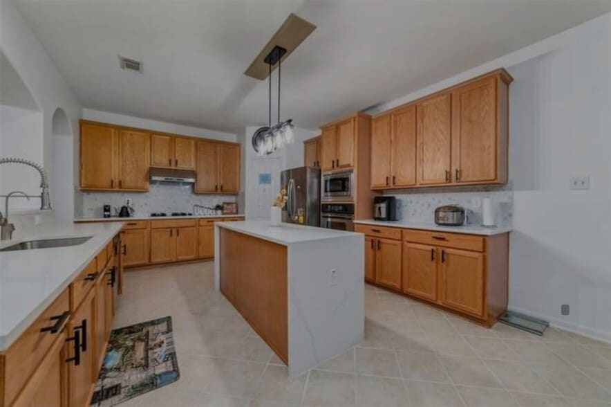 Building Photo - 10000 Nanak Dr