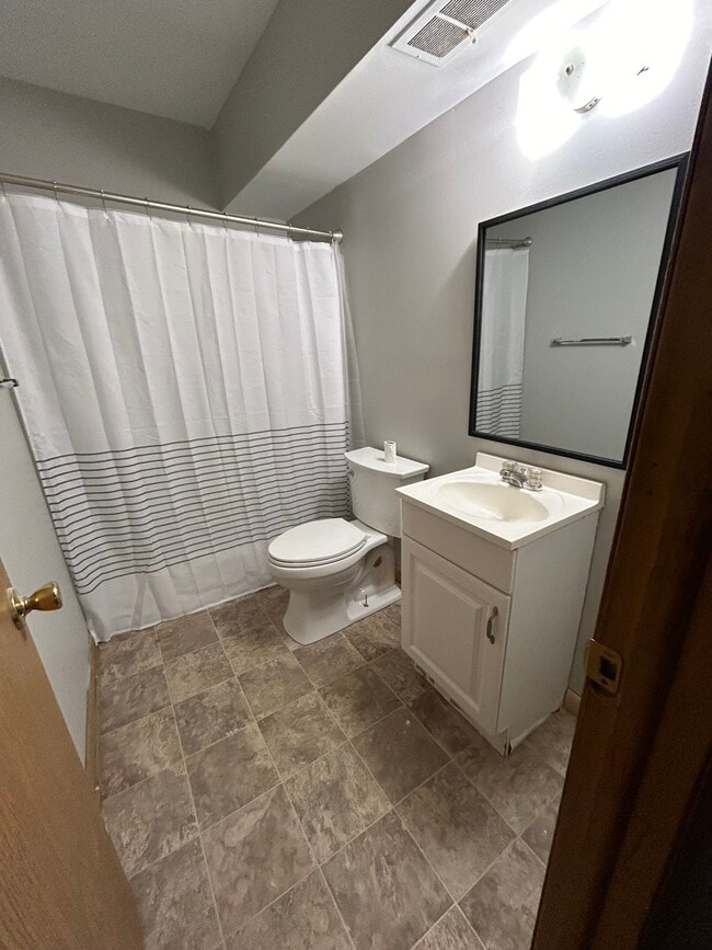 Building Photo - Rollins Place