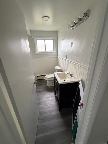 Building Photo - 2025 Abbott Rd