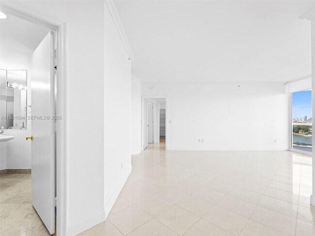 Building Photo - 4779 Collins Ave