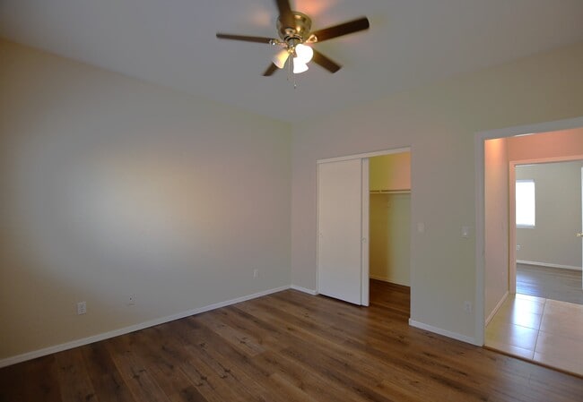 Building Photo - 2300 E Magma Rd