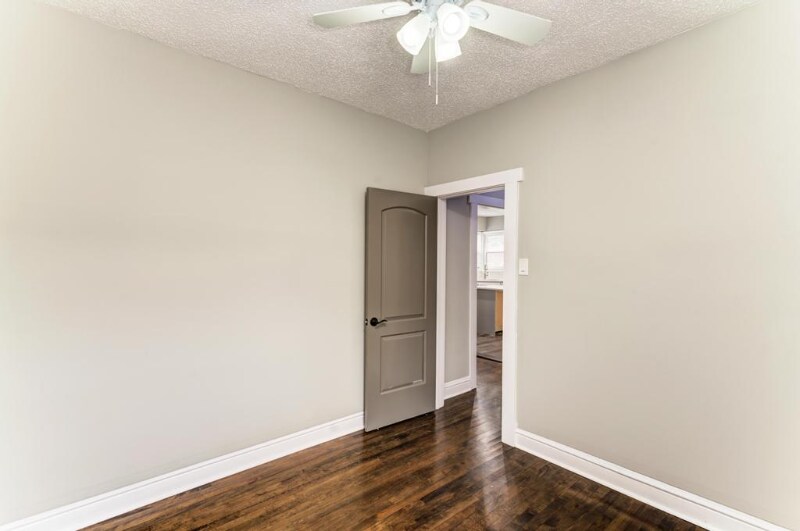 Building Photo - 9319 S Clyde Ave