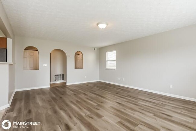 Building Photo - 4892 Grimm Dr, Lockbourne, OH 43137