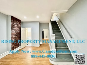 Building Photo - Newly Renovated 3 Bedroom 1.5 Bathroom sem...