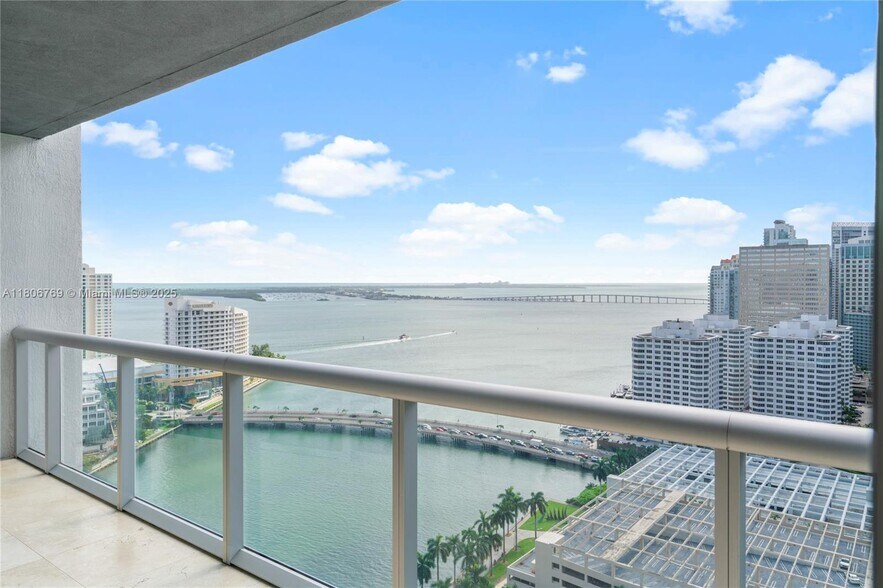 Building Photo - 475 Brickell Ave