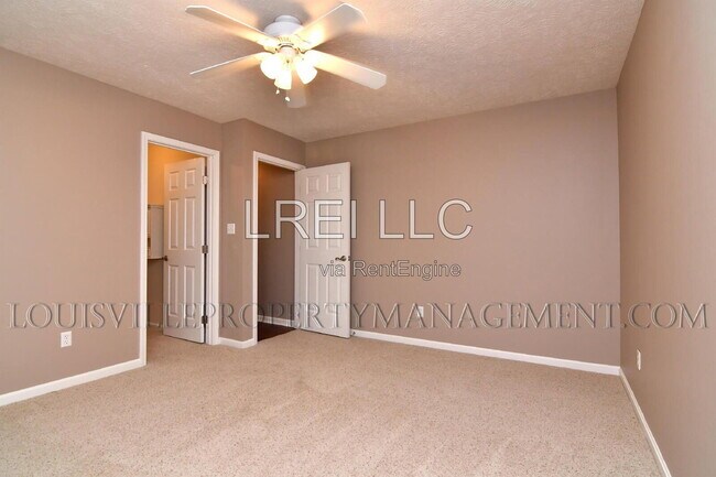 Building Photo - 4625 Oak Pointe Dr