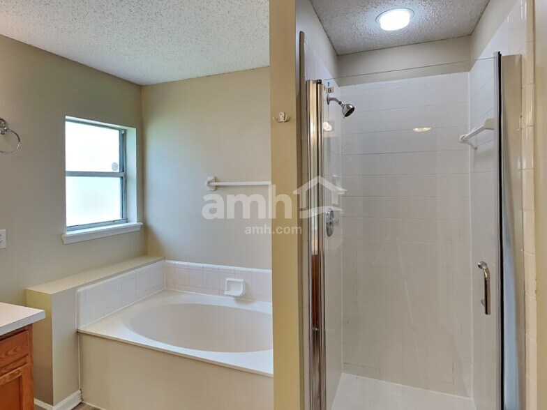 Building Photo - 14088 Ridgewick Dr