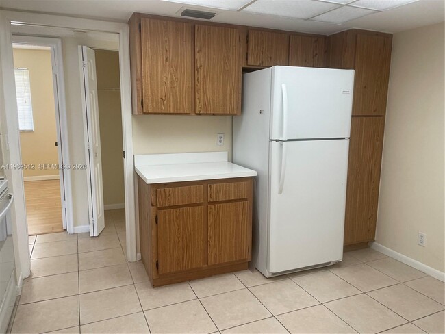 Building Photo - 3186 Via Poinciana