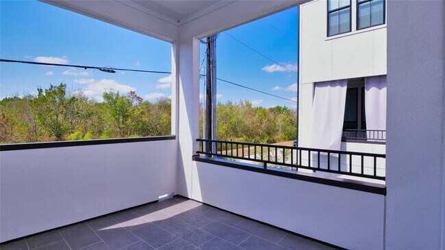 Building Photo - 2720 Grand Fountains Dr