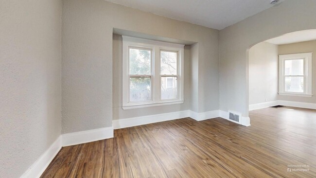 Building Photo - Lease to own! 5 bedroom/1 bath, Old Brooklyn.