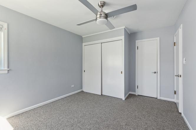 Building Photo - 9604 S Knox Ave